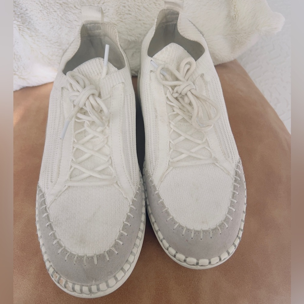 Steve Madden White and Gray Sneakers